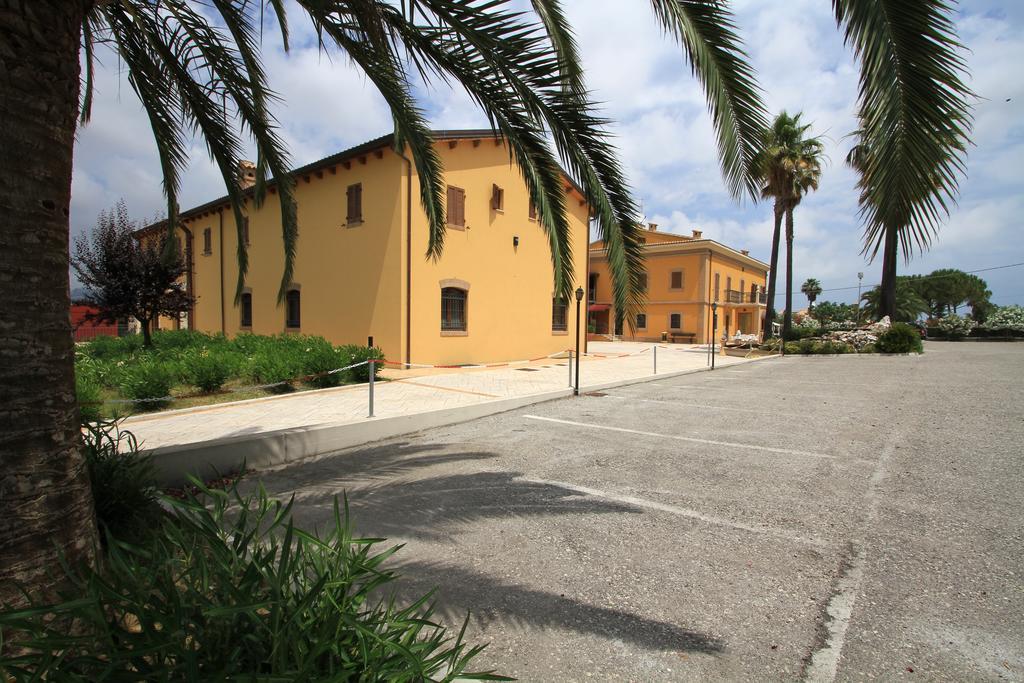Country House Il Ponte Alba Adriatica Eksteriør billede